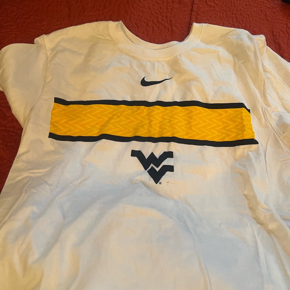 Nike White and Yellow Graphic West Virginia Mountaineers T-Shirt